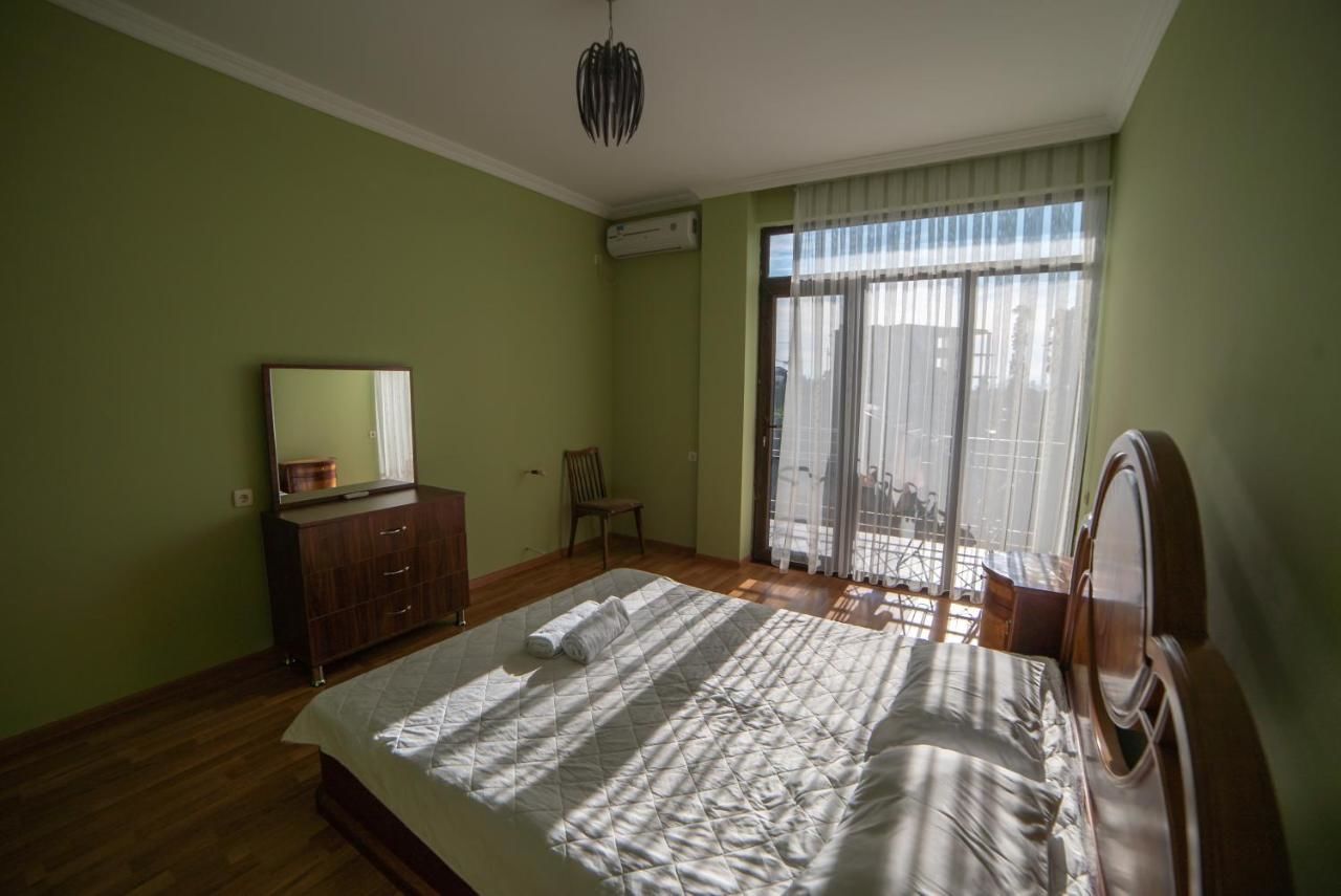 Отель Blaze Hotel Махинджаури