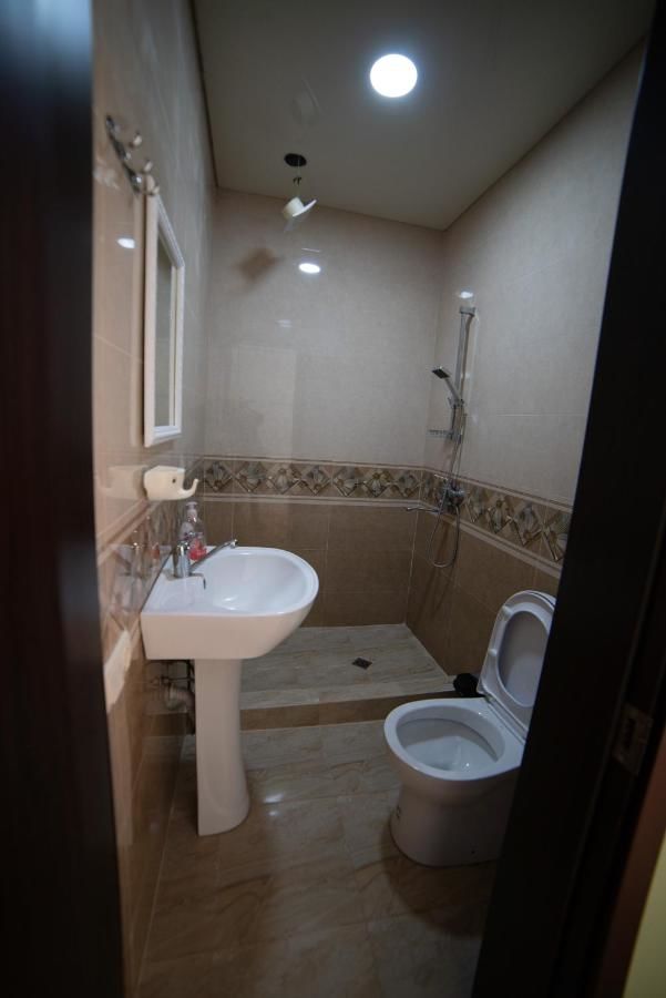 Отель Blaze Hotel Махинджаури
