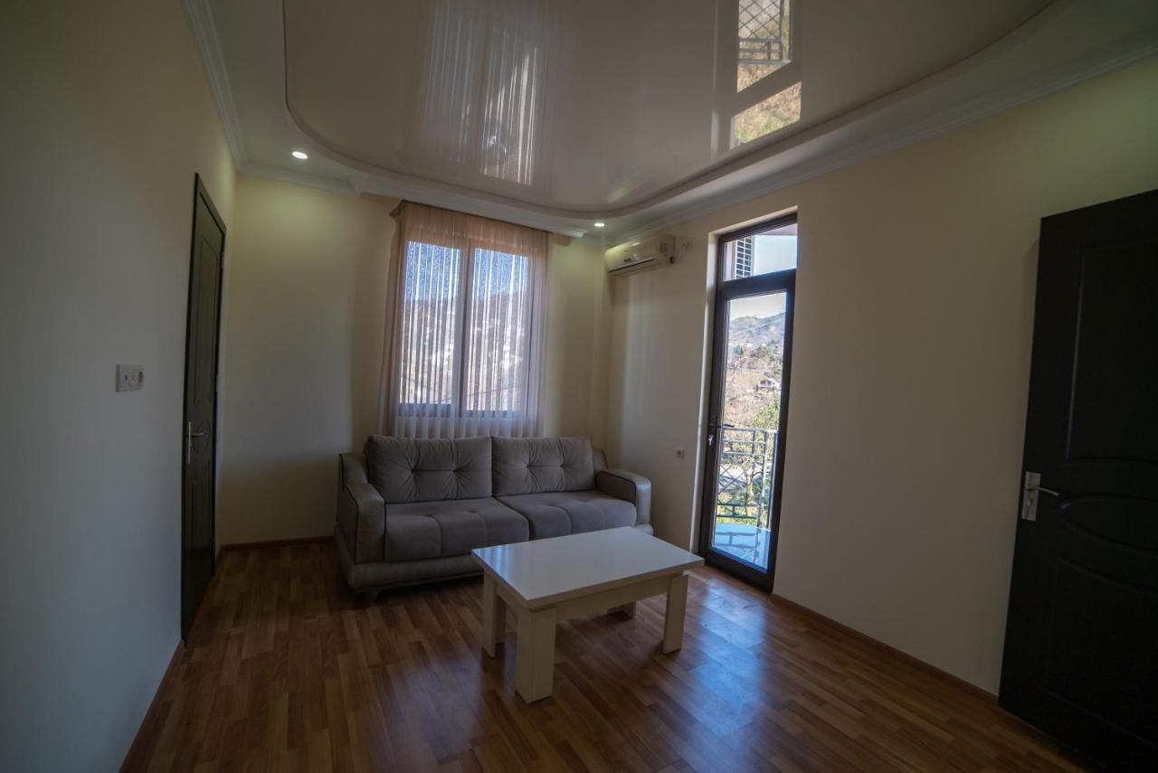 Отель Blaze Hotel Махинджаури